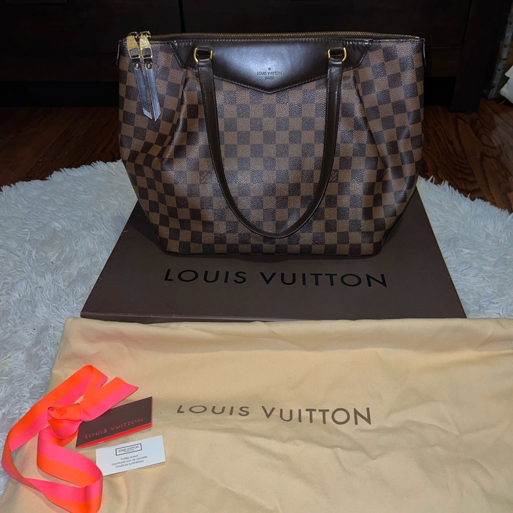 Authentic Louis Vuitton Damier Canvas
Westminster PM Shoulder Bag.